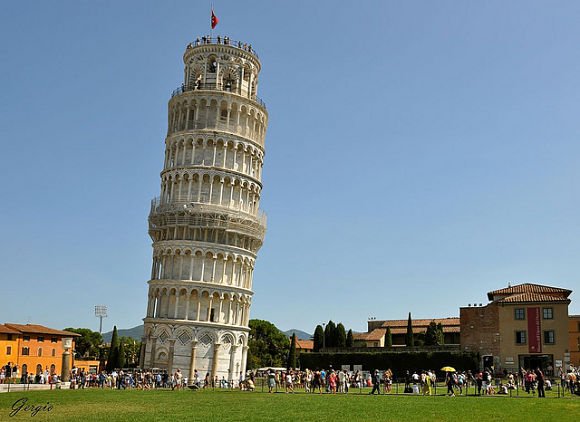 Torre de Pisa de un edificio