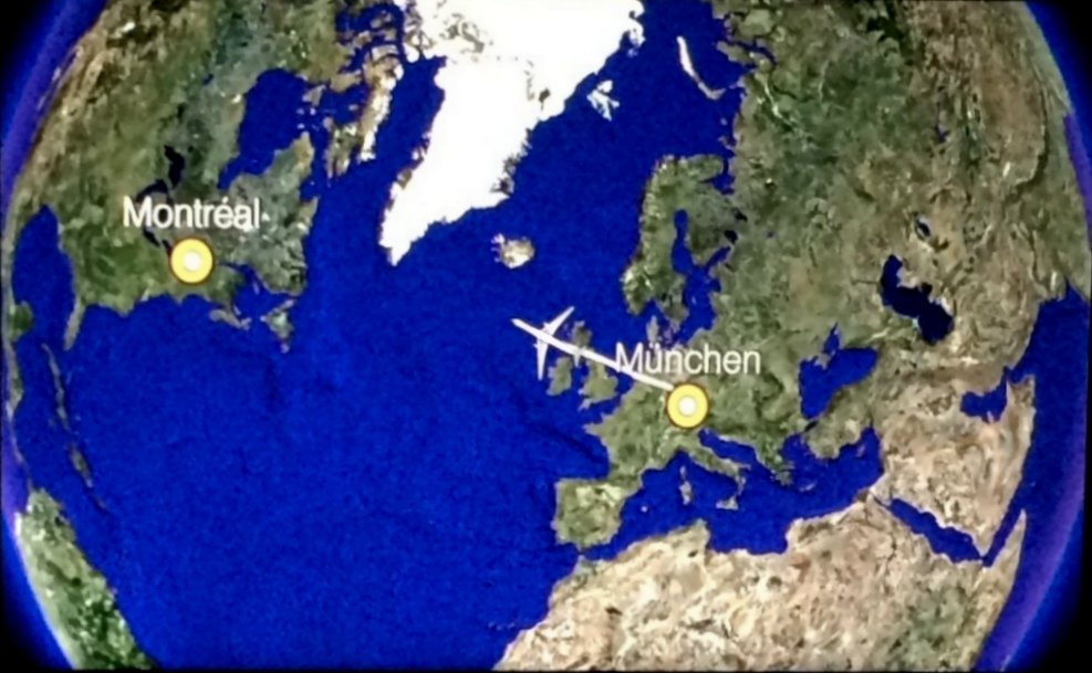 En ruta Munich-Montreal, Lufthansa First Class A330