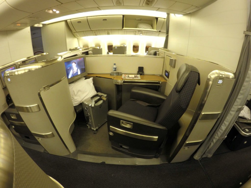 American Airlines Boeing 77W Suite 2D