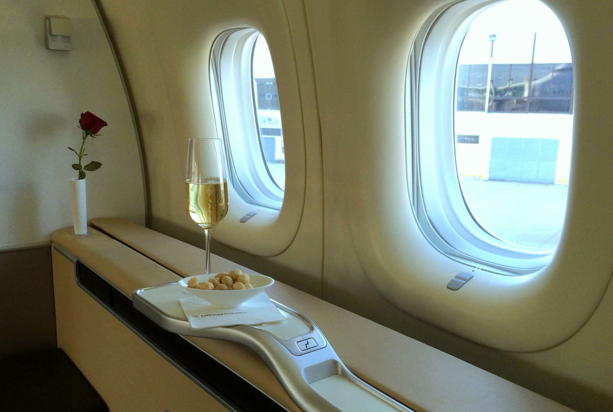 Bebida de bienvenida, Lufthansa first class