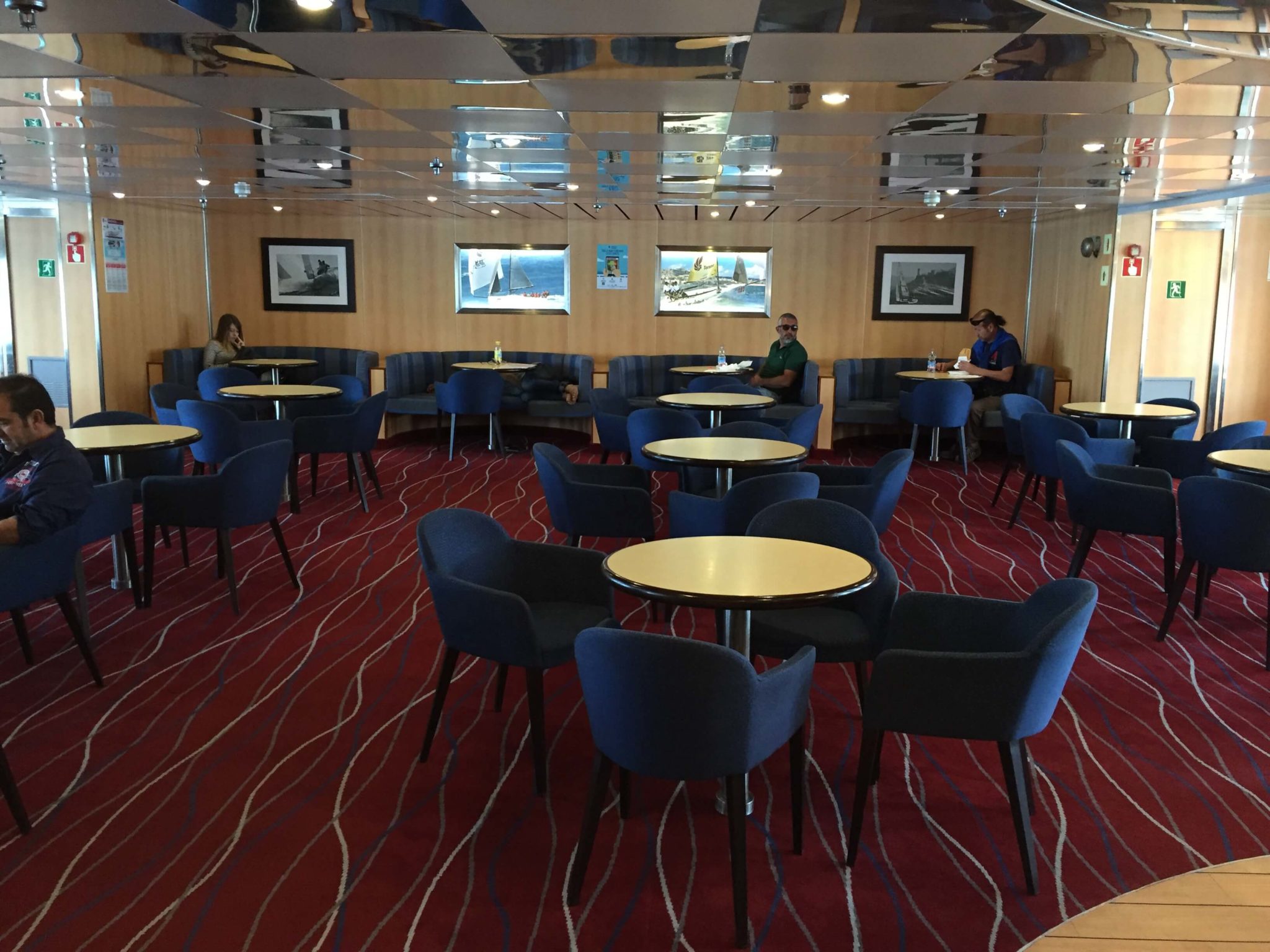 Salón restaurante, ferry Toremar Aethalia