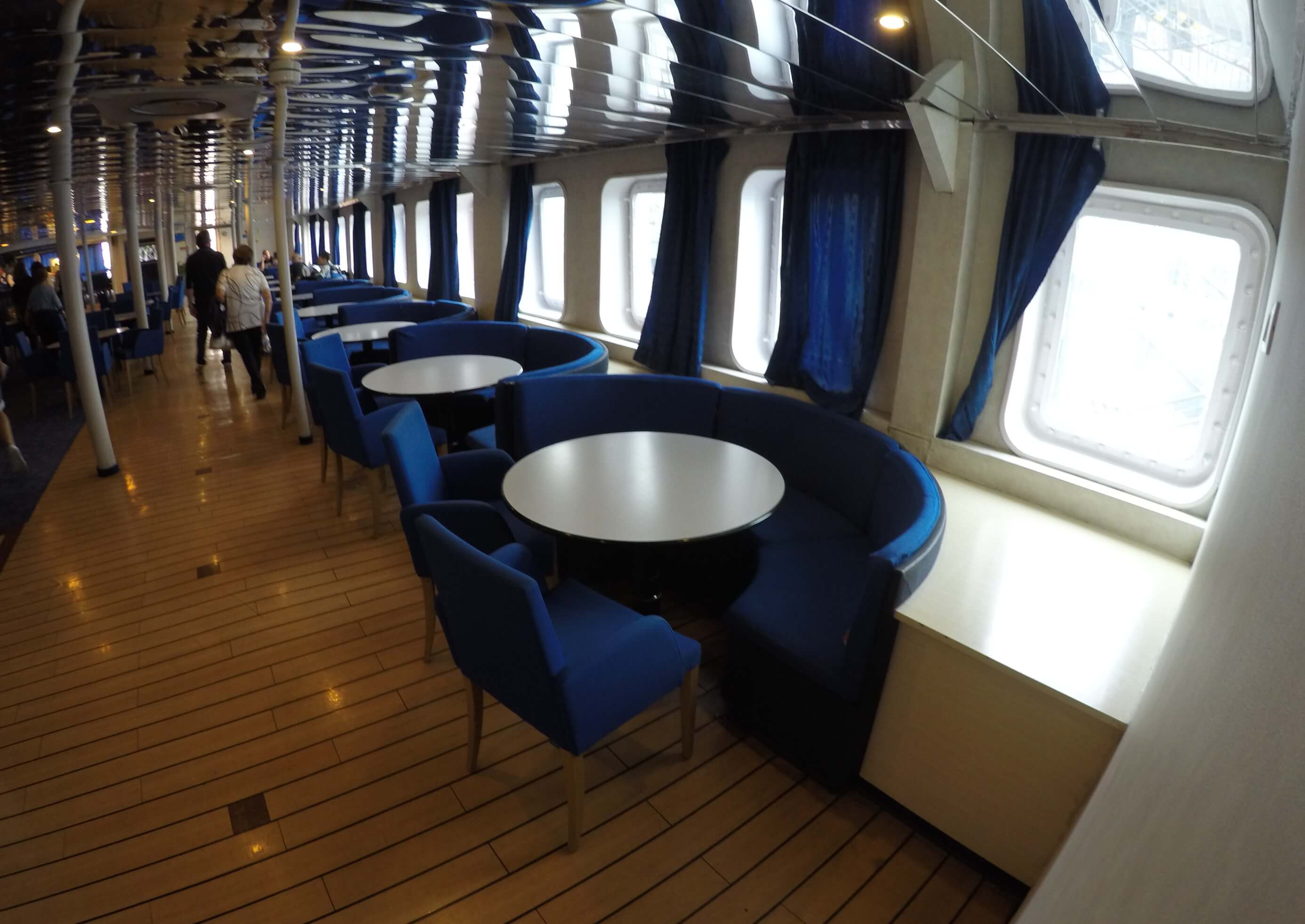 Opciones de asientos, ferry Moby Lines