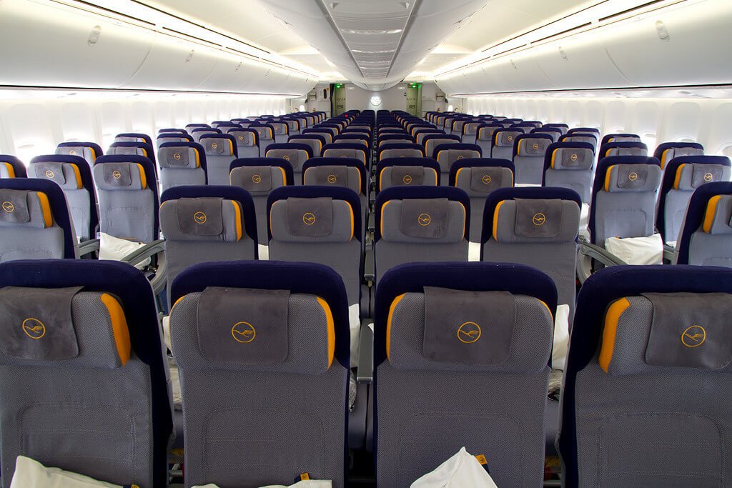 Cabina clase económica B747-8 Lufthansa