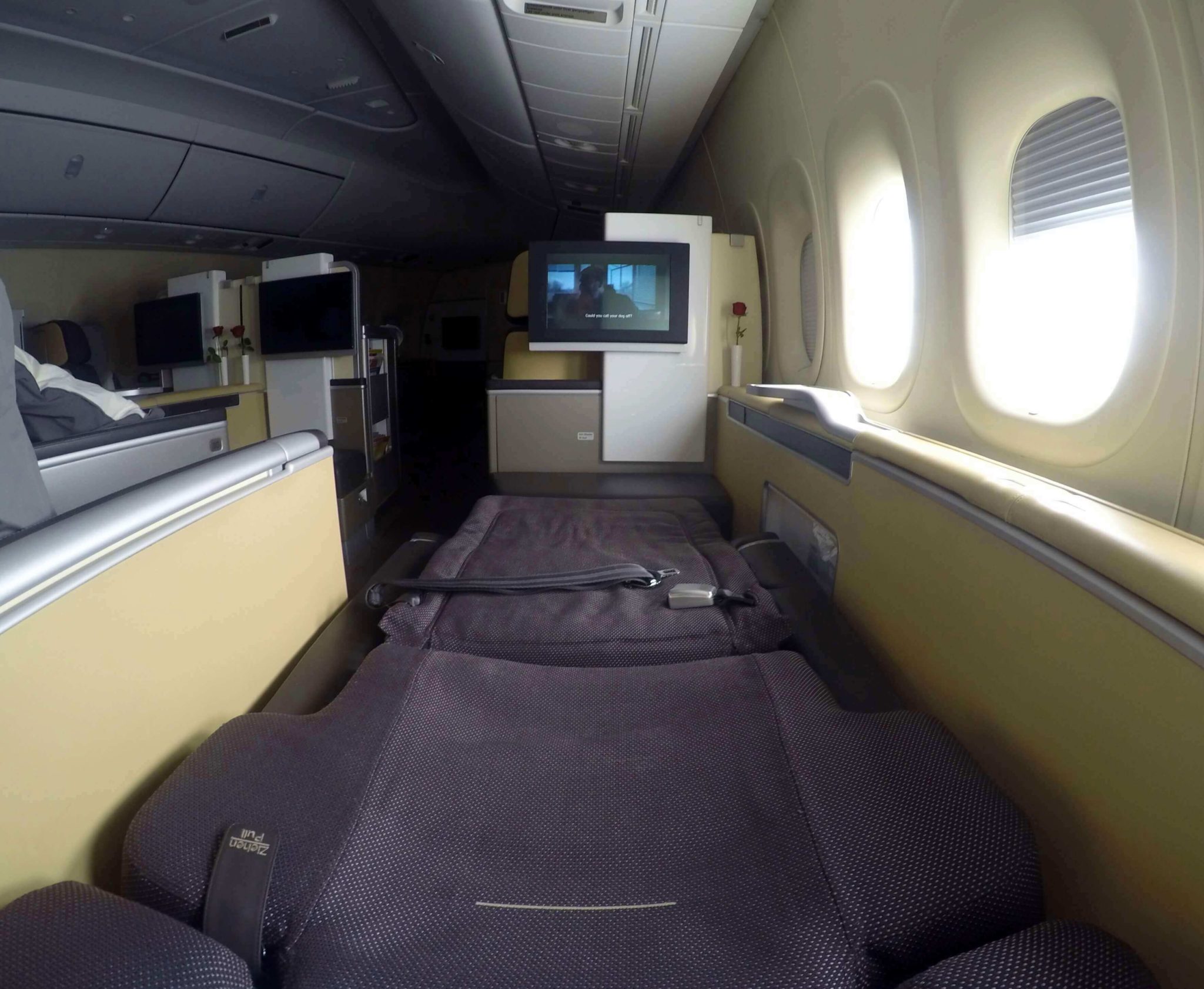 Asiento first class de Lufthansa en modo cama