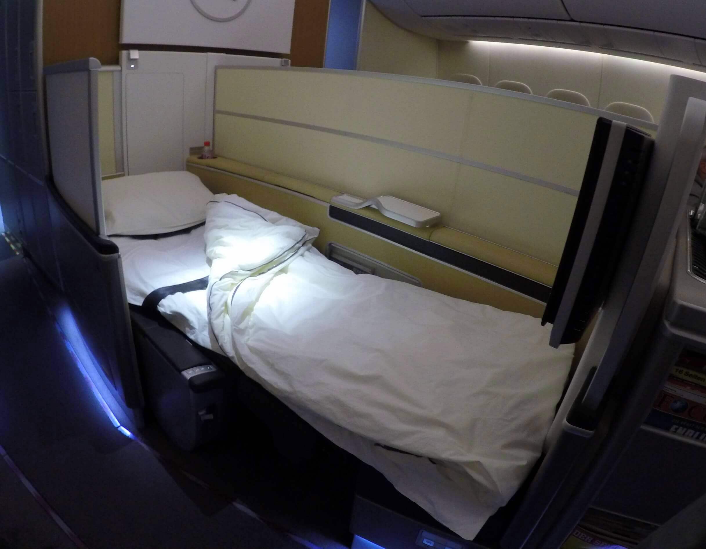 Asiento 3G ya en modo cama, Lufthansa first class