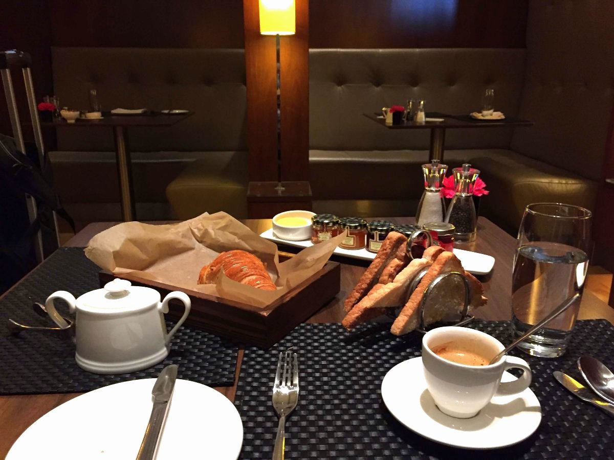 Desayunando en el Concorde Room