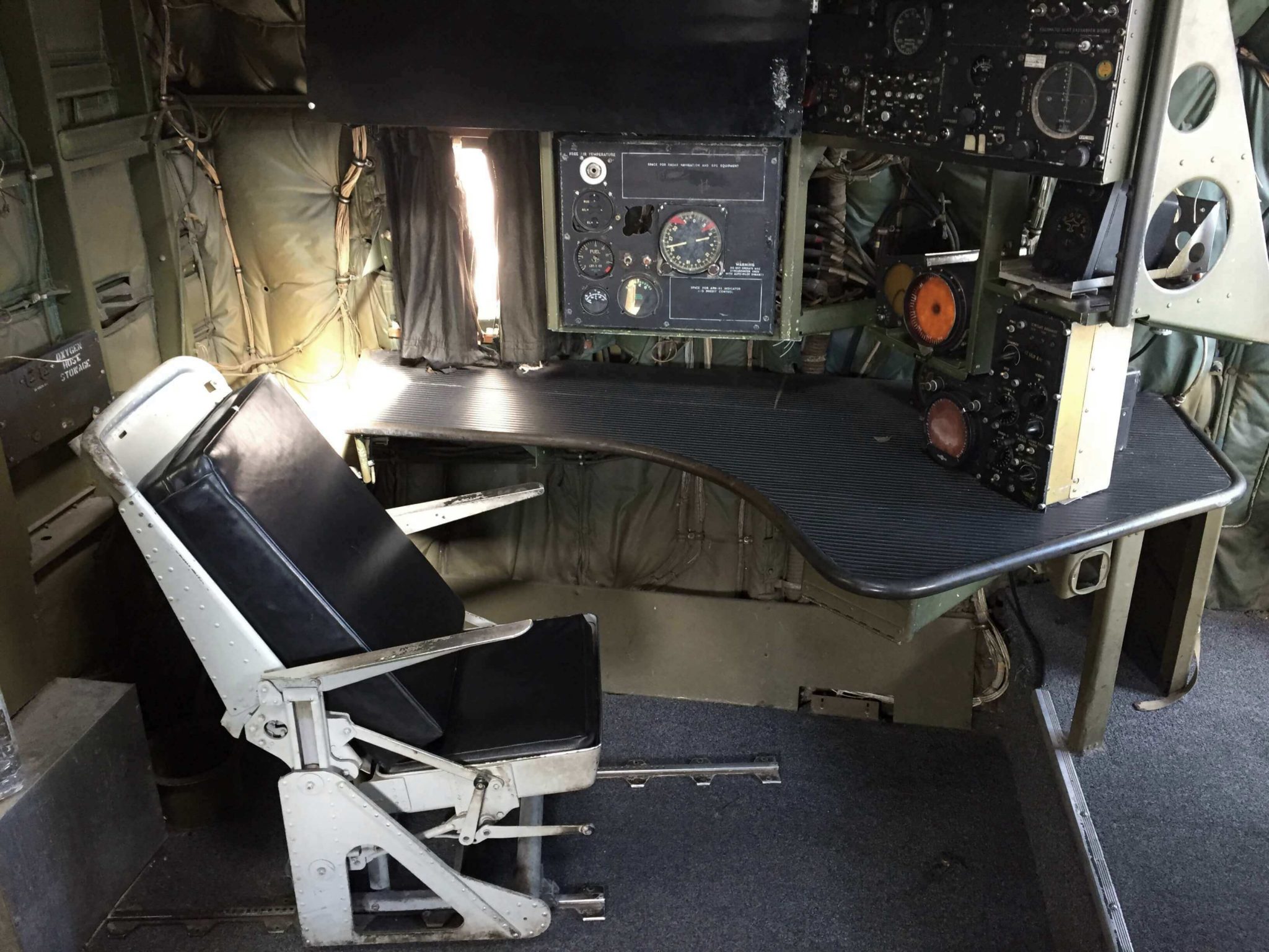 The Airplane Restaurante, cockpit