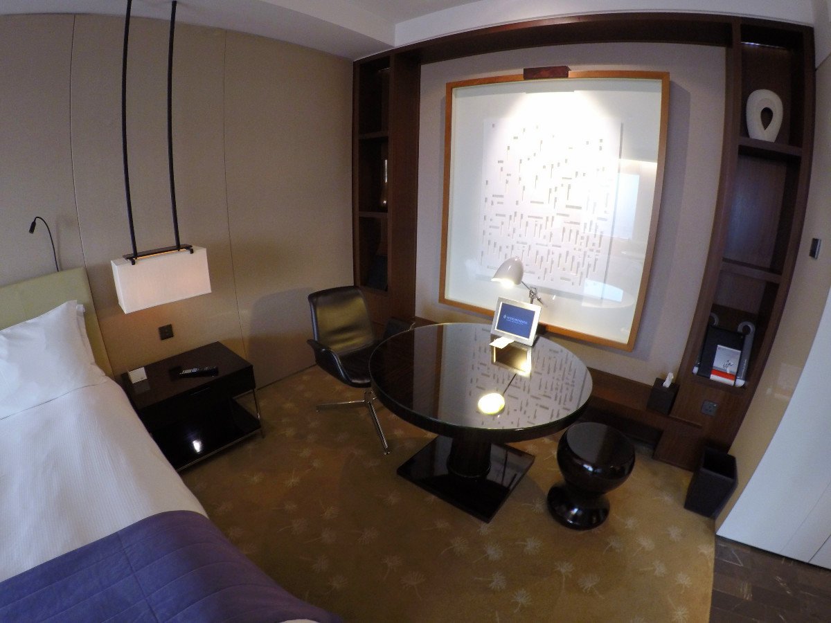 Mobiliario de la habitacion Intercontinental Dubai Hotel