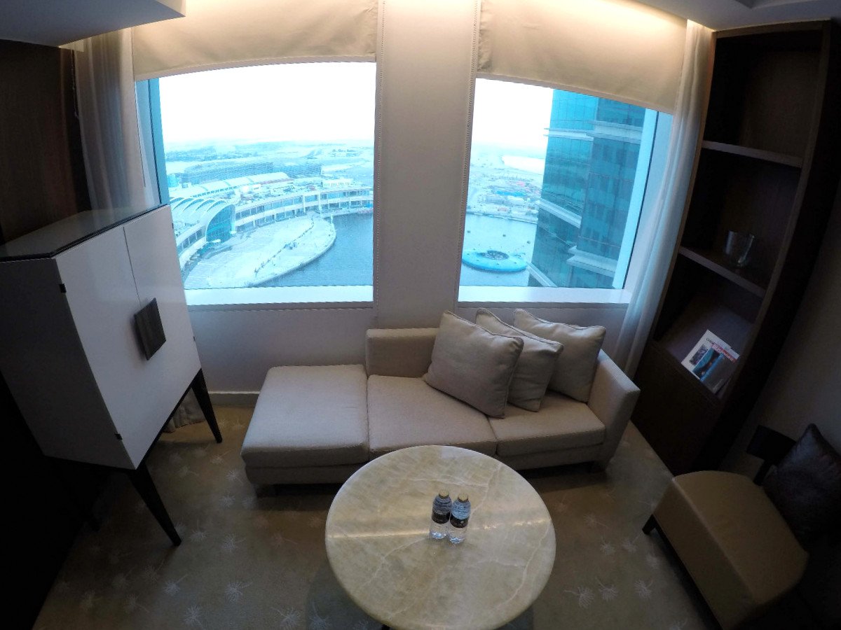 Mobiliario de la habitacion Intercontinental Dubai Hotel