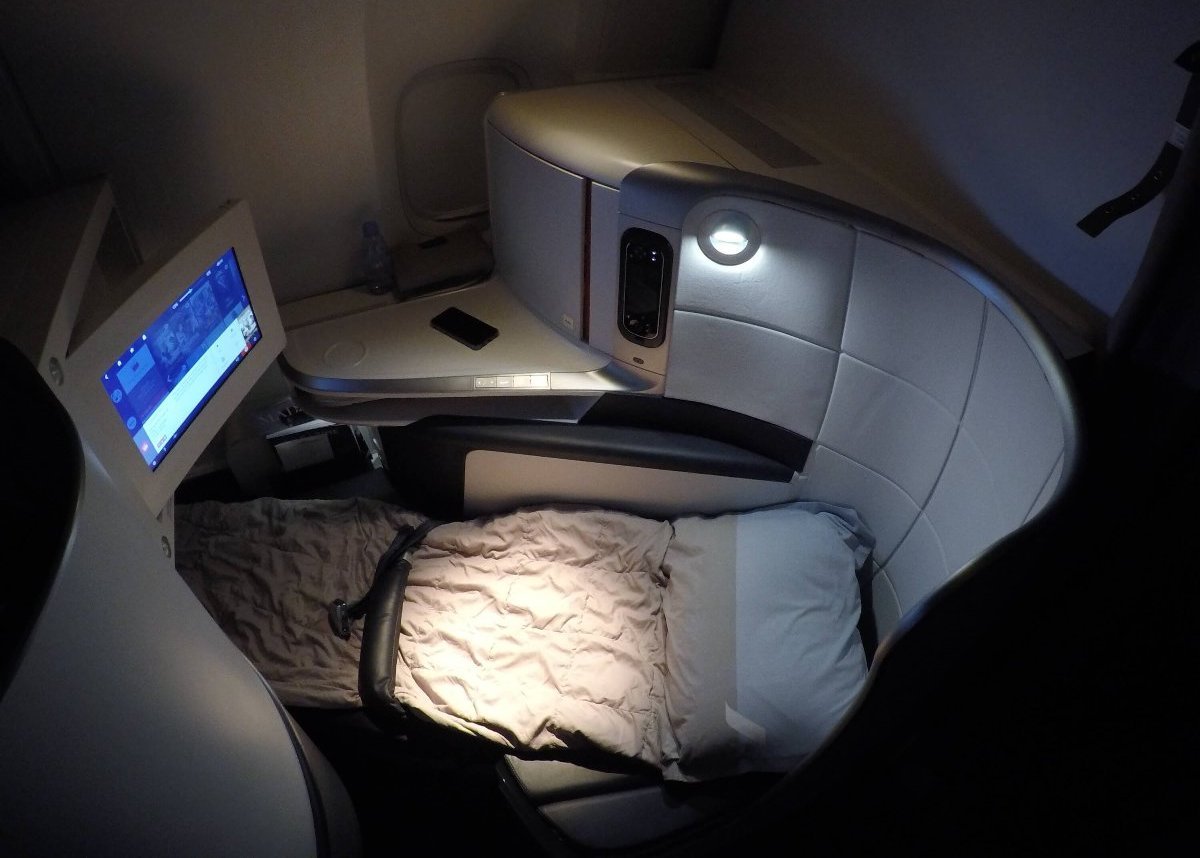 Asiento de business class de Air France en modo cama