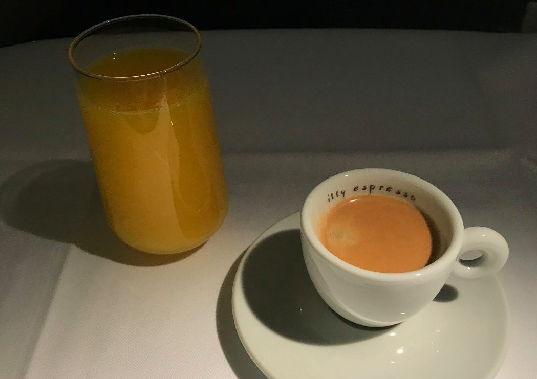 Café y zumo de naranja business class Air France