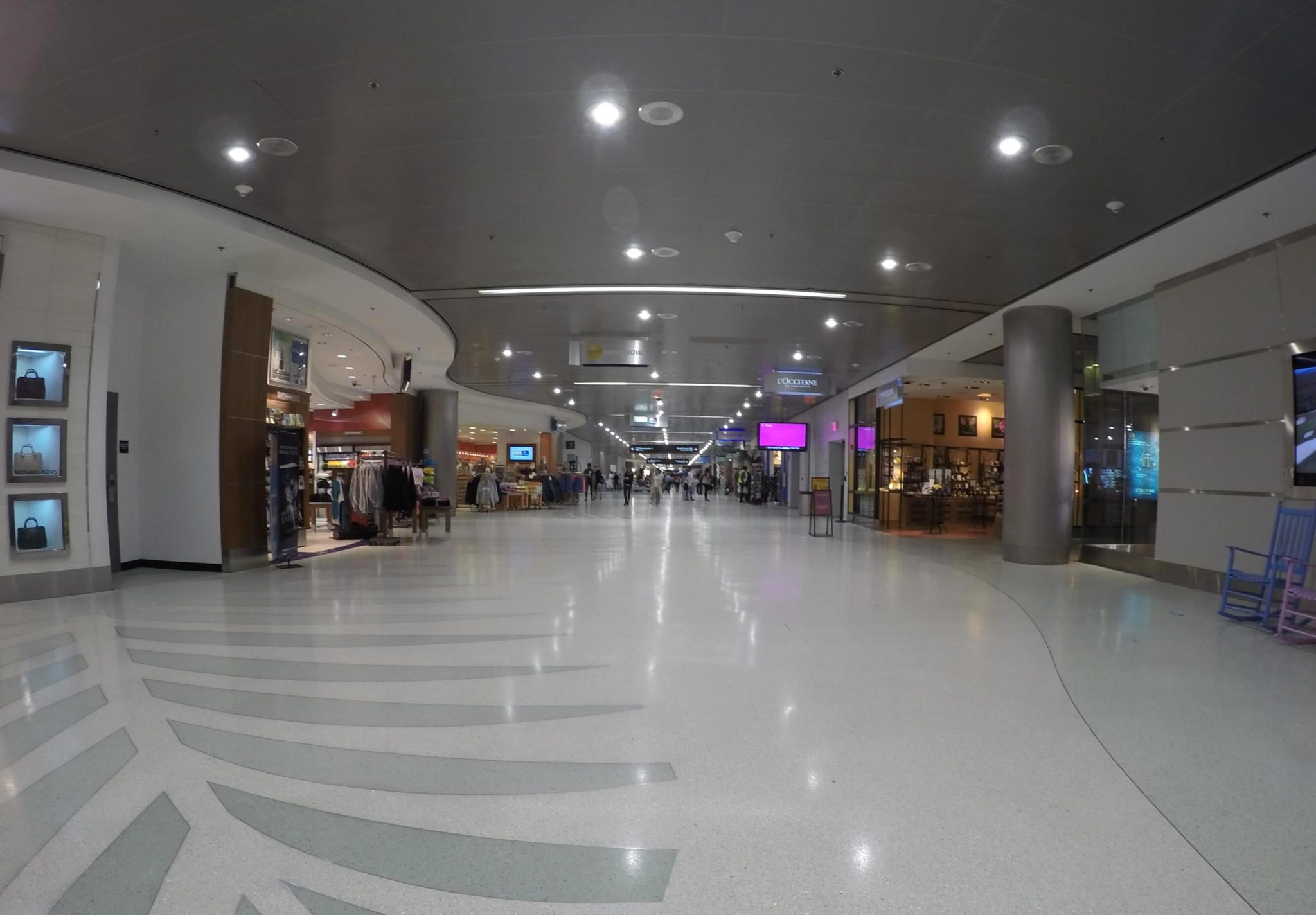 Area de embarque Terminal Sur aeropuerto de Miami