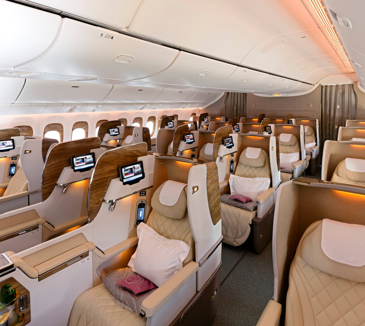 Emirates Presenta Una Nueva Suite De Primera Clase Y Actualiza Sus Cabinas De Business Y Economy Ultima Llamada