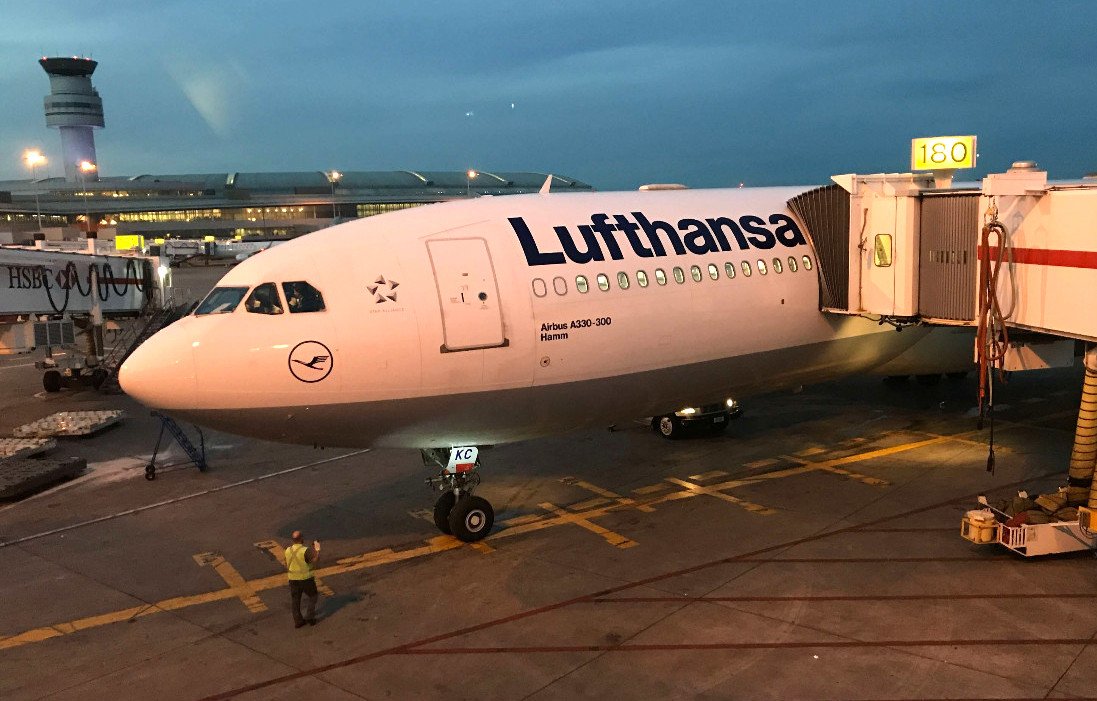 Airbus 330 de Lufthansa en el aeropuerto de Toronto