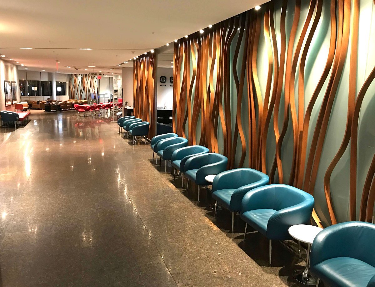 Maple Leaf Lounge Toronto Transborder