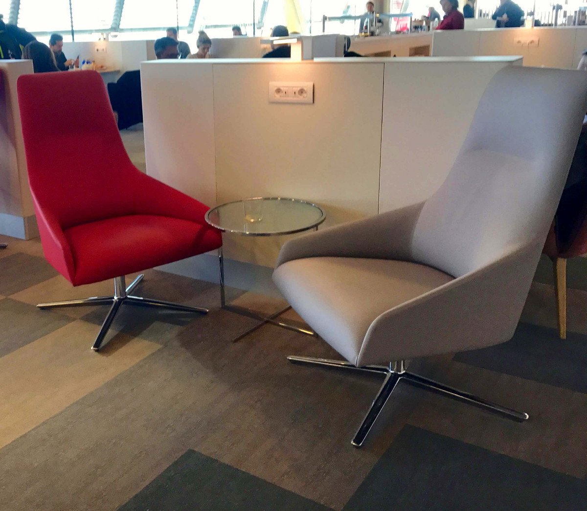 una silla de oficina