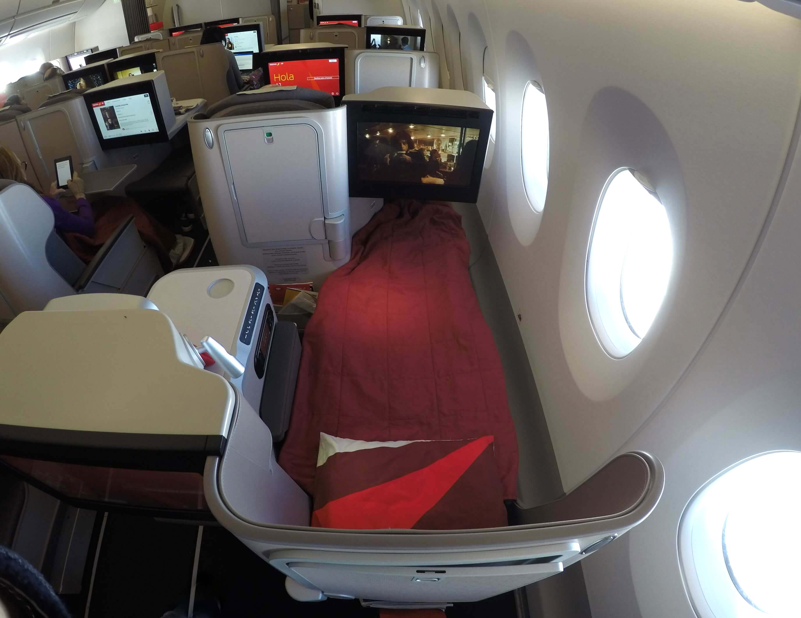 Asiento en modo cama, business class de Iberia A350