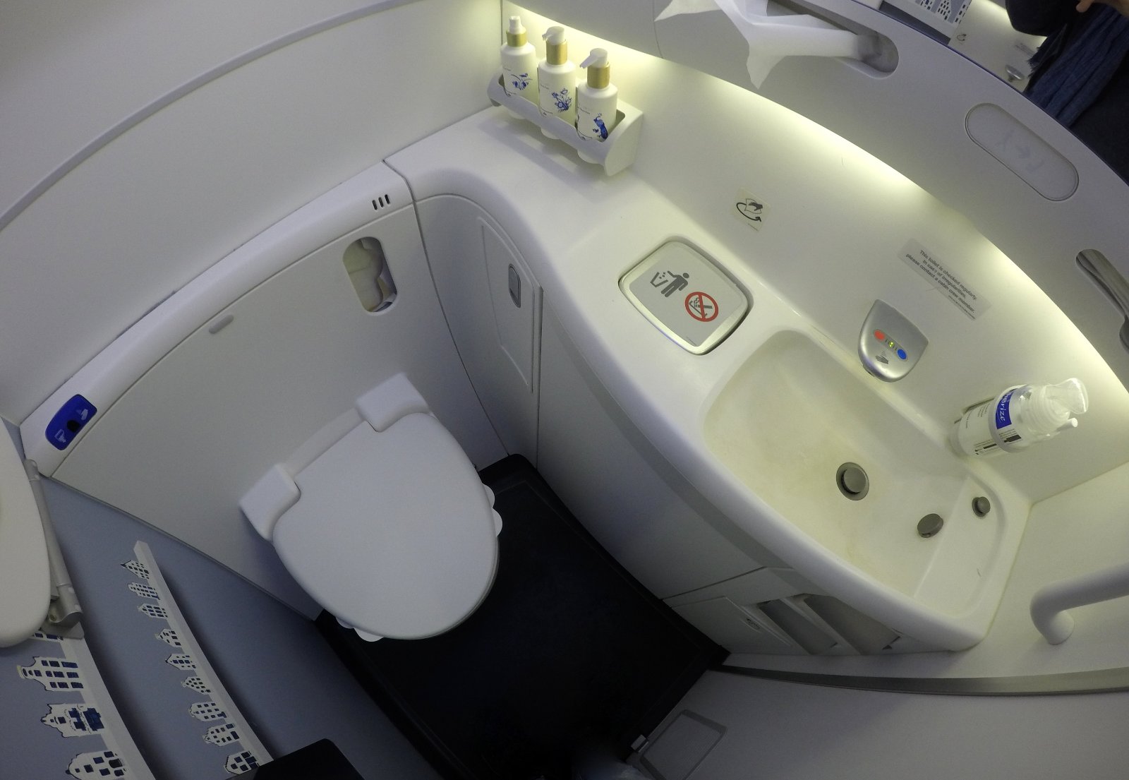 Lavabo business class Boeing 787-9 KLM