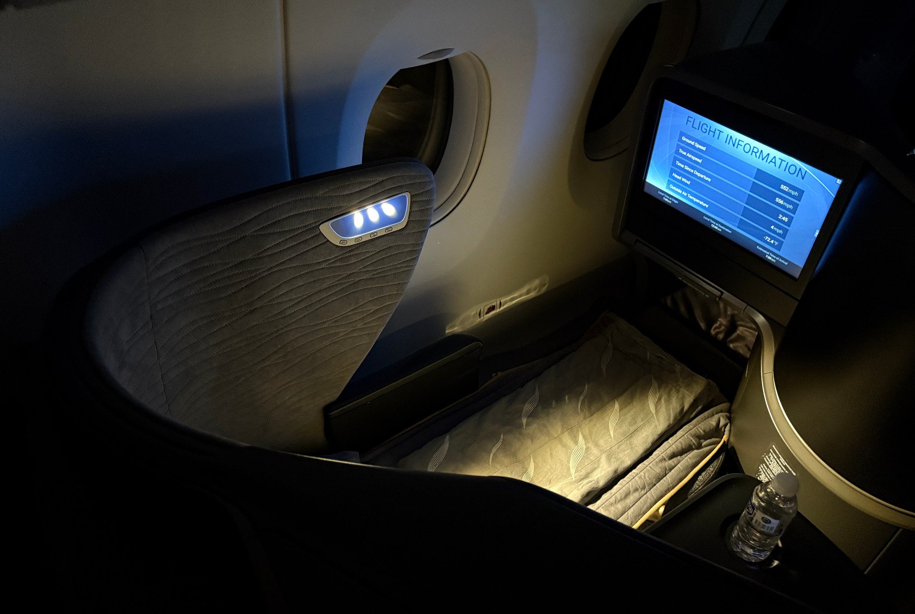 Asiento de business class de Turkish Airlines imagen de la pantalla de un computador