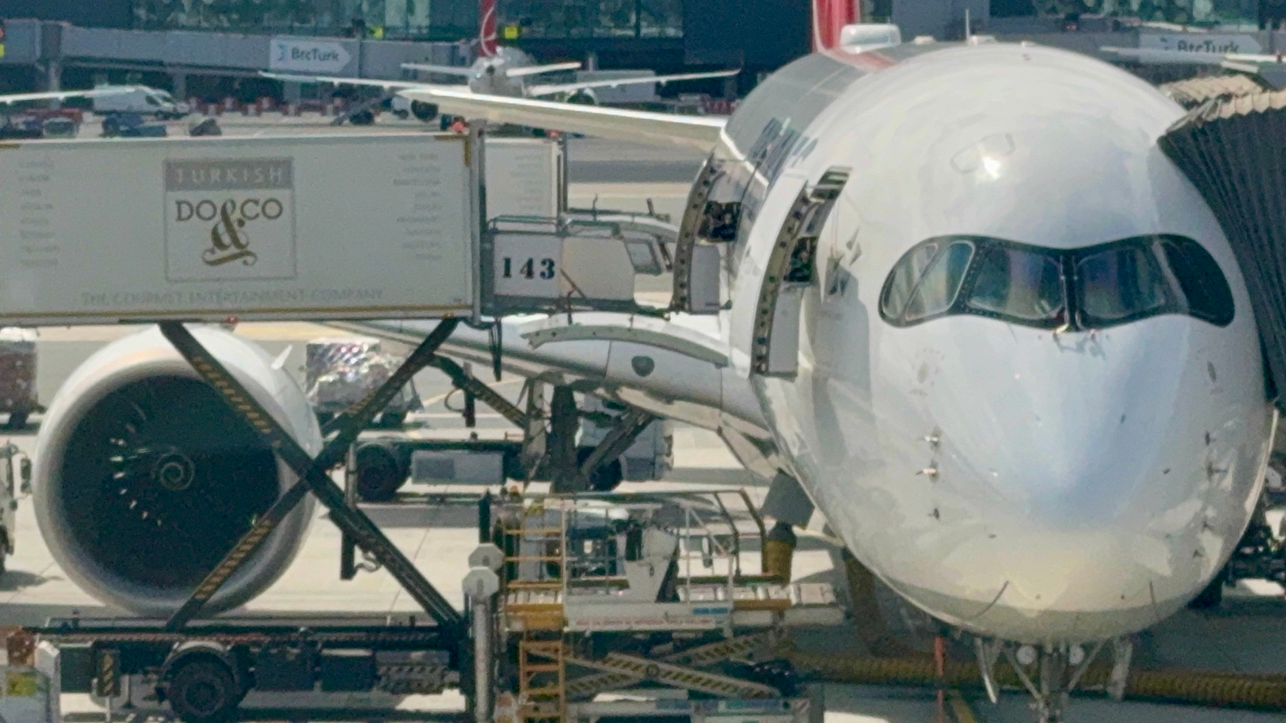 Airbus 350 de Turkish Airlines un motor de un avión